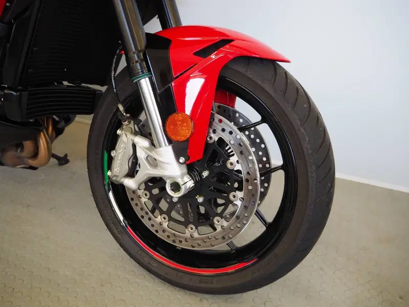 MV Agusta Turismo Veloce 800 RC SCS (2022 - 26) (4)