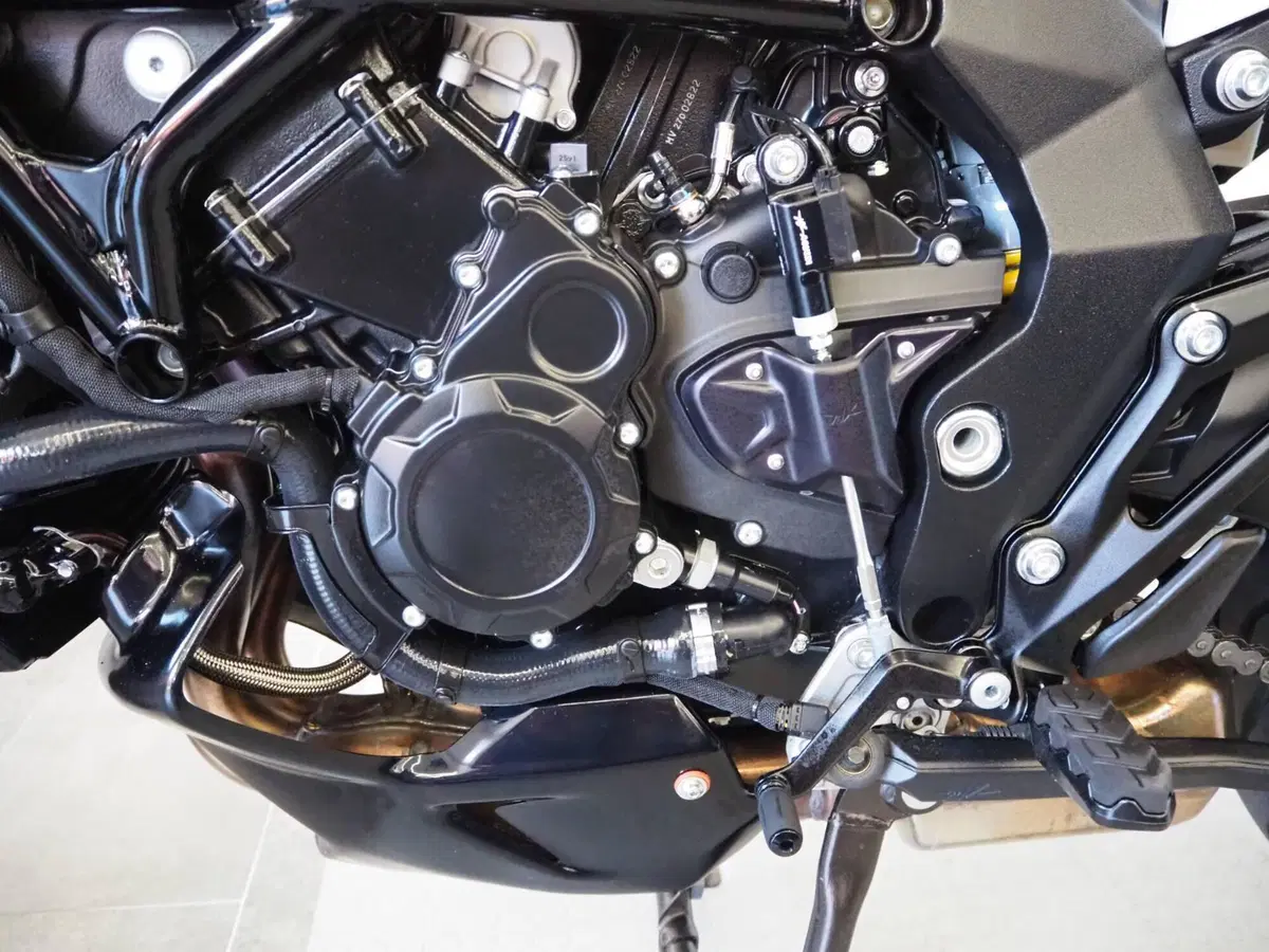 MV Agusta Turismo Veloce 800 RC SCS (2022 - 26) (8)