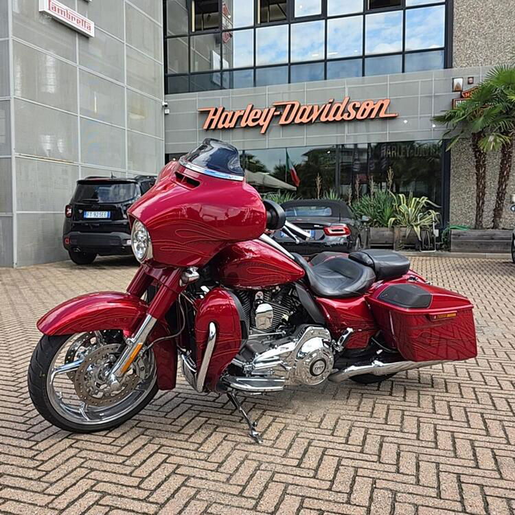 Harley-Davidson 110 Street Glide (2016) - FLHXSE