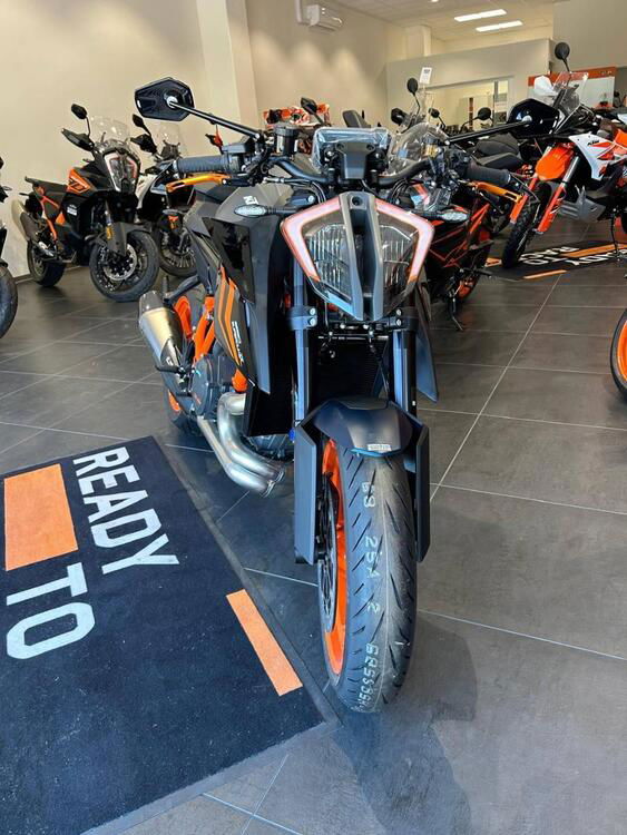 KTM 1290 Super Duke R Evo (2022 - 23) (2)