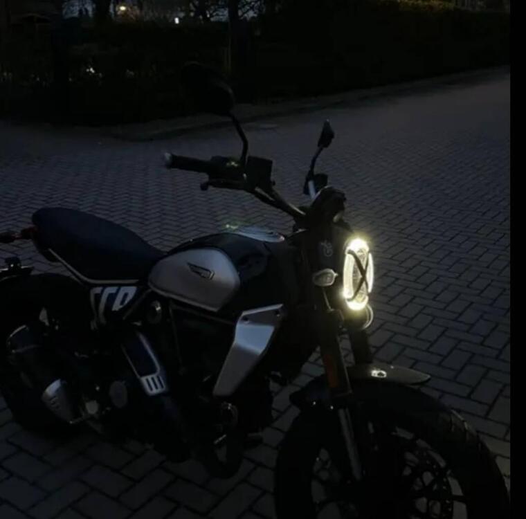 Ducati Scrambler 800 Icon (2023 - 24) (2)