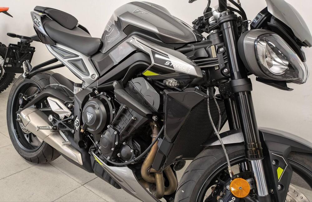 Triumph Street Triple 765 R (2023 - 24) (4)