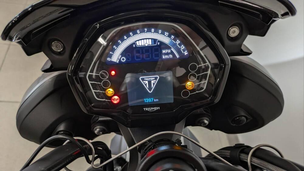 Triumph Street Triple 765 R (2023 - 24) (3)