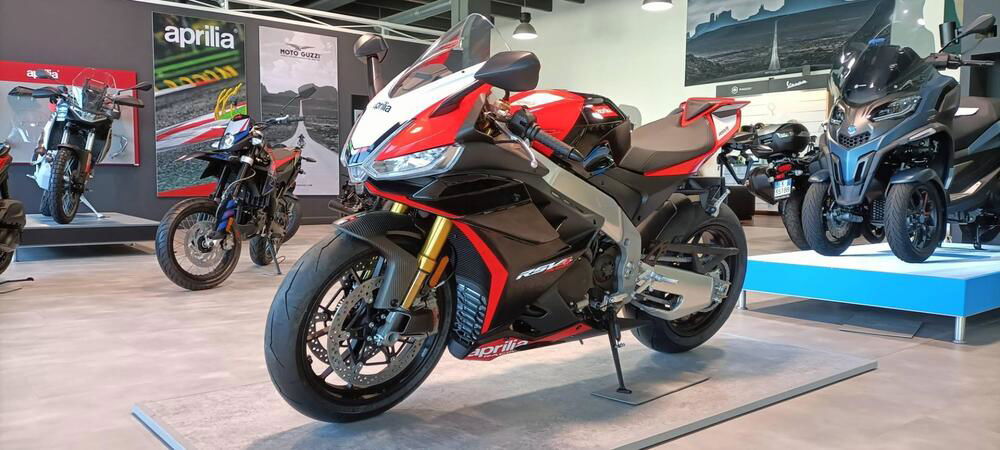 Aprilia RSV4 1100 Factory SE-09 SBK (2024)