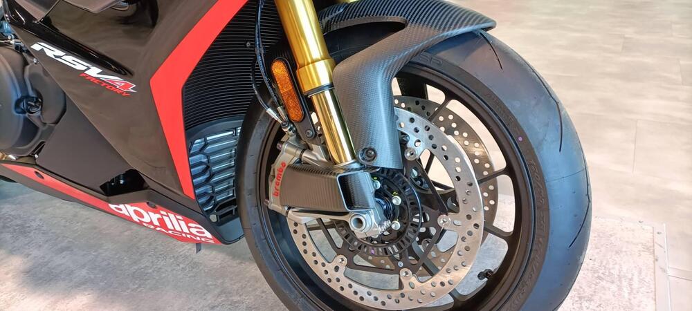 Aprilia RSV4 1100 Factory SE-09 SBK (2024) (4)