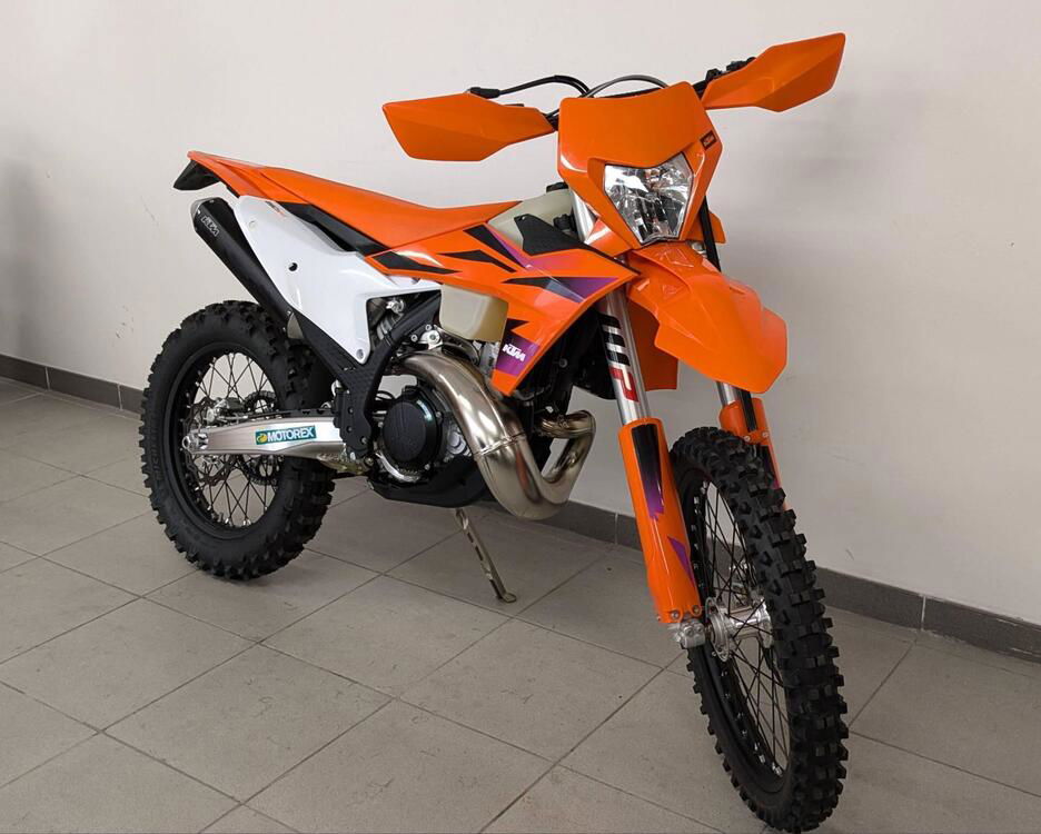 KTM EXC 250 TBI Six Days (2024) (3)