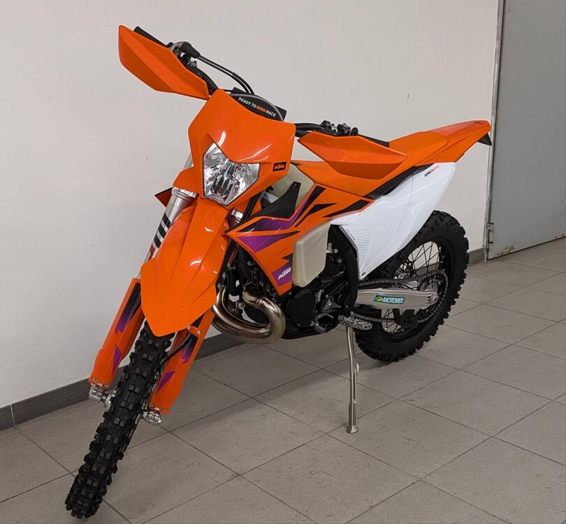 KTM EXC 250 TBI Six Days (2024) (4)