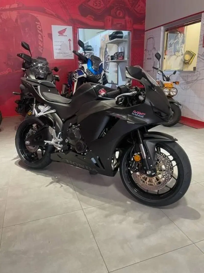 Honda CBR 600 RR (2024 - 26) (2)