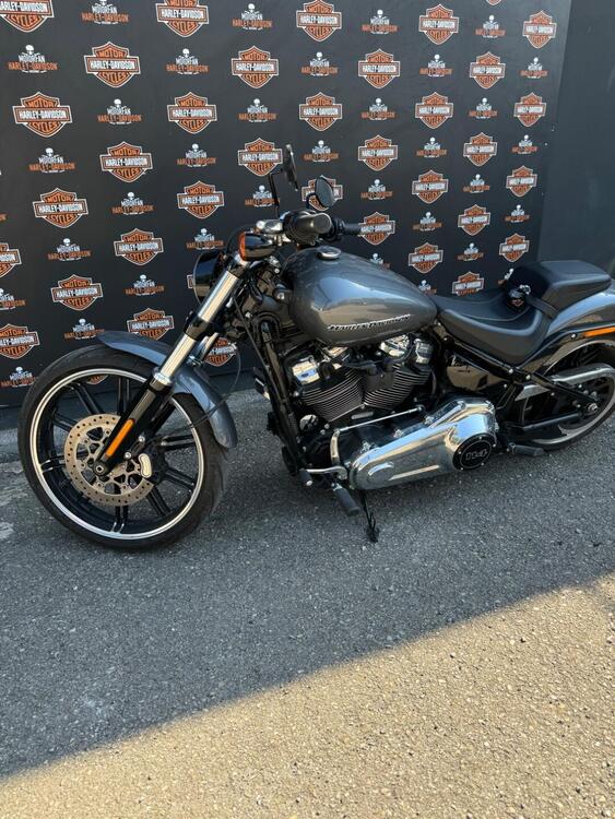 Harley-Davidson Breakout (2021 - 22) (2)