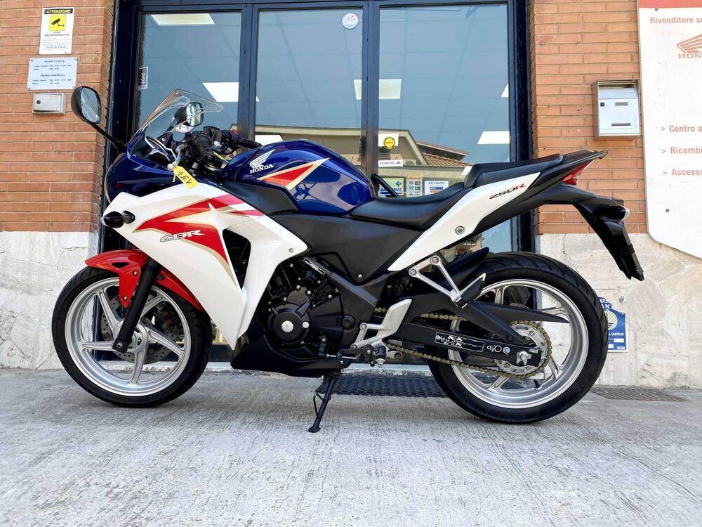 Honda CBR 250 R (2010 - 14) (5)