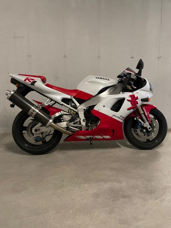 Yamaha YZF-R1