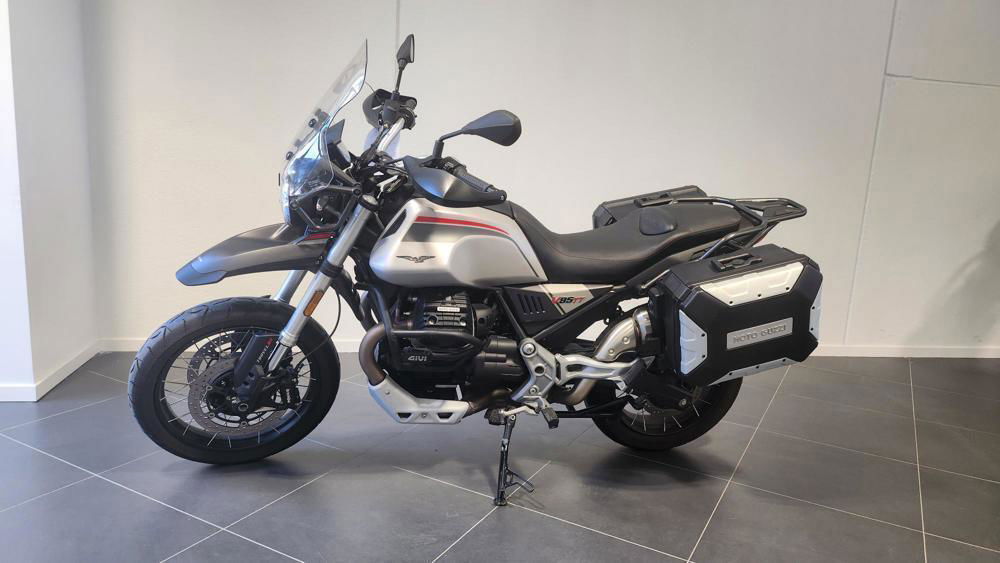 Moto Guzzi V85 TT (2021 - 23) (2)