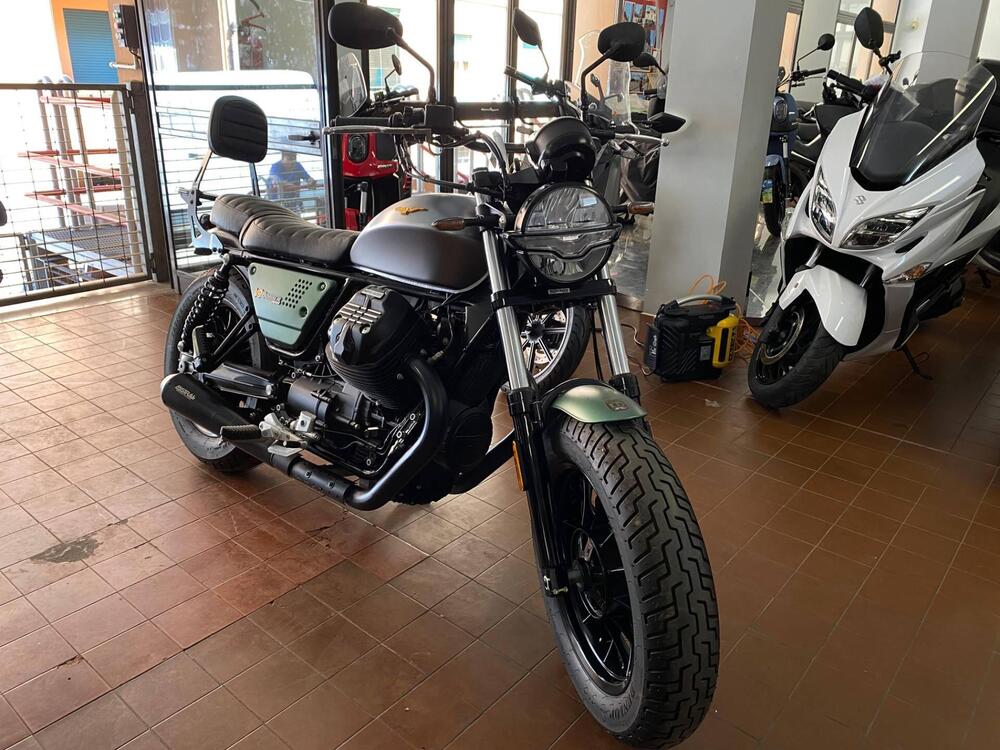 Moto Guzzi V9 Bobber Centenario (2021 - 22) (2)