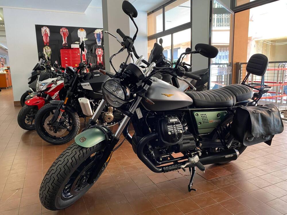 Moto Guzzi V9 Bobber Centenario (2021 - 22) (3)