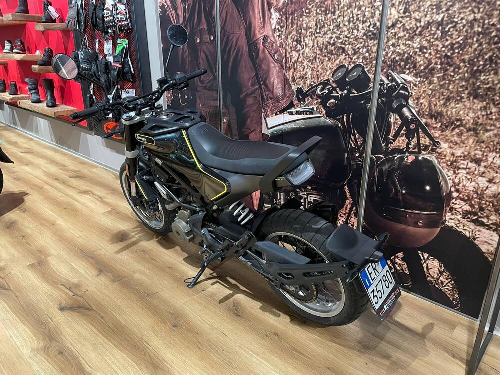 Husqvarna Svartpilen 401 (2018 - 19) (5)