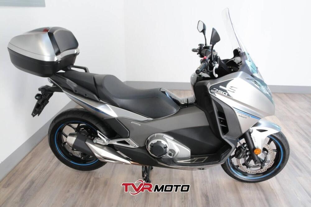 Honda Integra 750 DCT Sport (2017) (2)