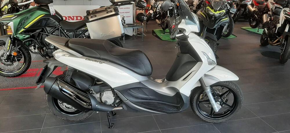 Piaggio Beverly 350 SportTouring ie ABS (2011 - 17)