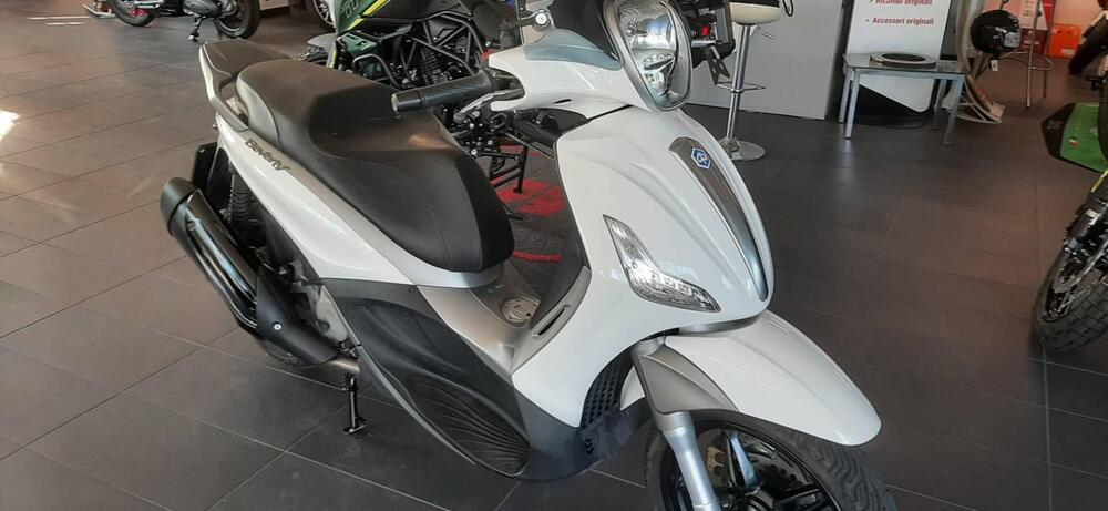 Piaggio Beverly 350 SportTouring ie ABS (2011 - 17) (4)