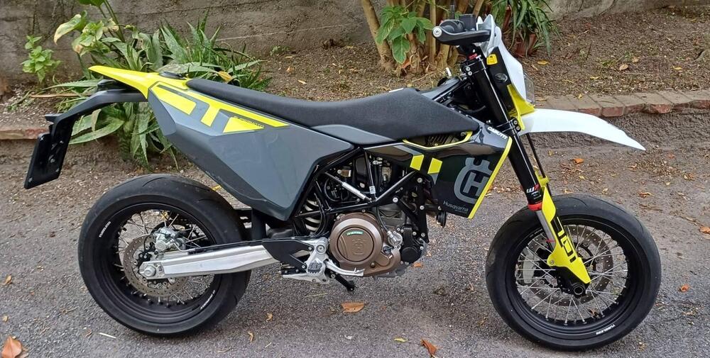 Husqvarna 701 Supermoto (2023 - 24) (2)