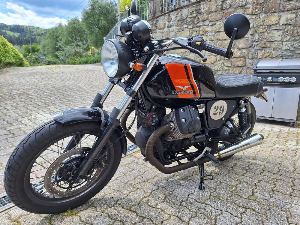 Moto Guzzi V7 II Special (2015 - 17) (5)