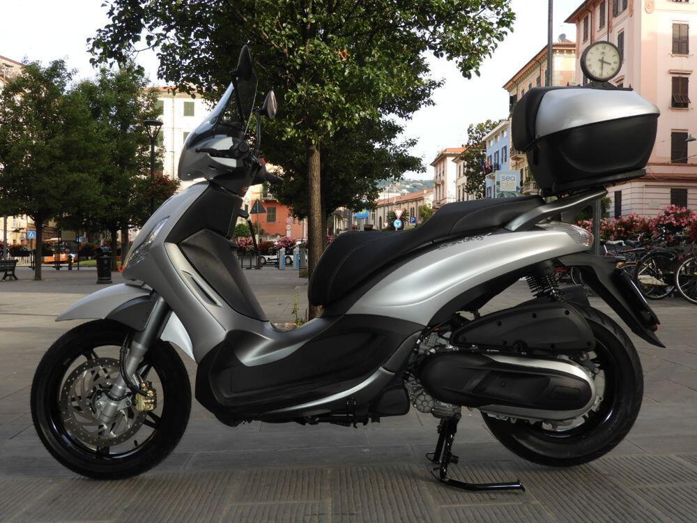 Piaggio Beverly 350 ABS (2016 - 20) (4)