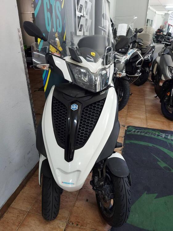 Piaggio MP3 300 Sport LT (2013) (3)