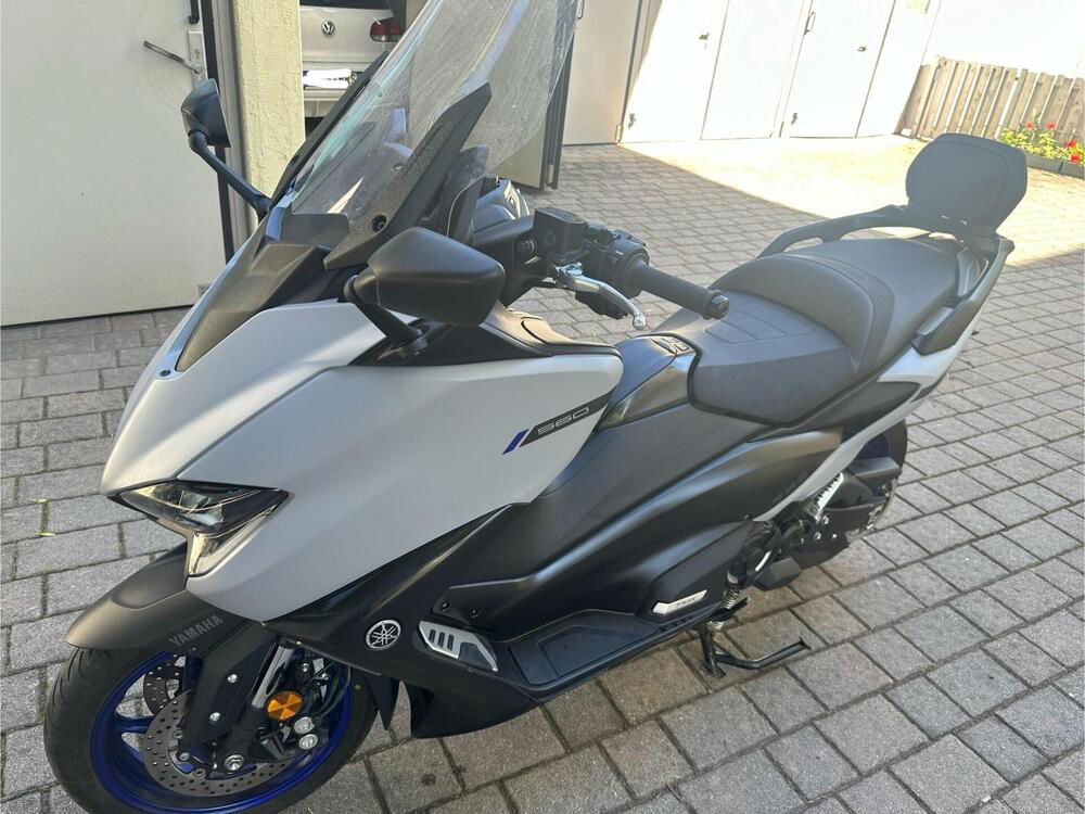 Yamaha T-Max 560 Tech Max (2021) (2)