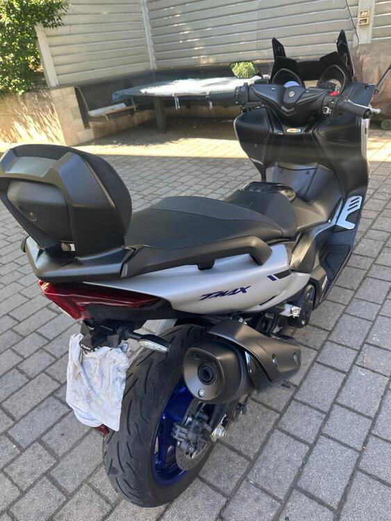 Yamaha T-Max 560 Tech Max (2021) (4)