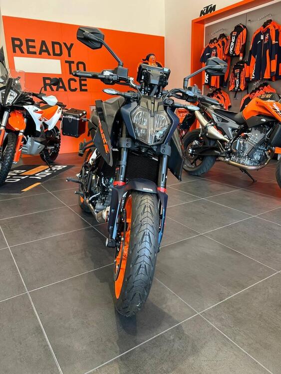 KTM 125 Duke (2024) (2)