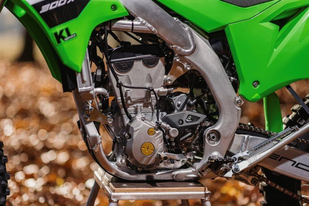 Kawasaki KX 300 X (2024) (4)