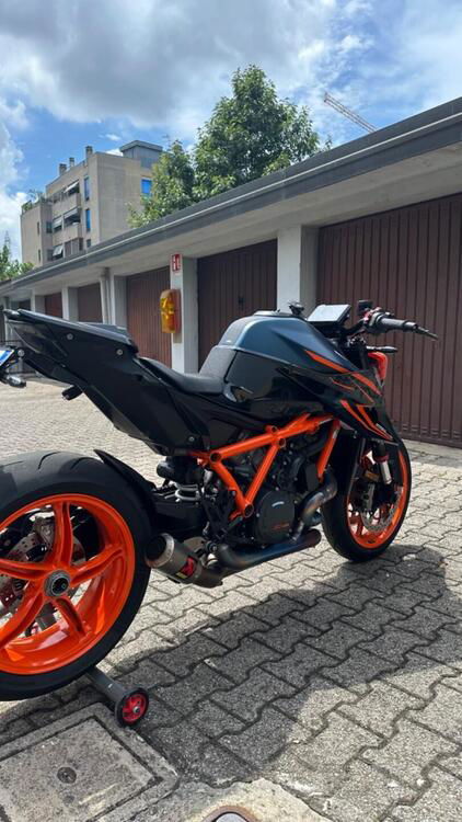 KTM 1290 Super Duke R (2022 - 23) (4)