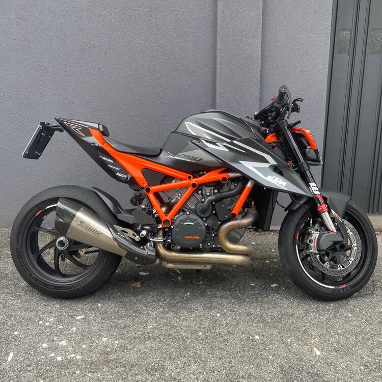 KTM 1290 Super Duke RR (2023) (2)