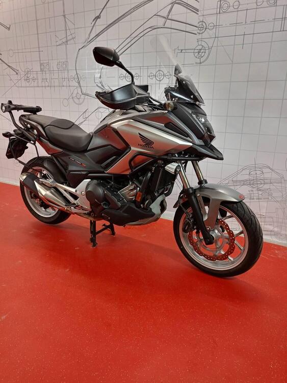 Honda NC 750 X DCT ABS (2016 -17) (2)