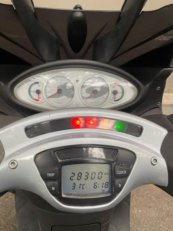 Piaggio X9 500 Evolution (4)