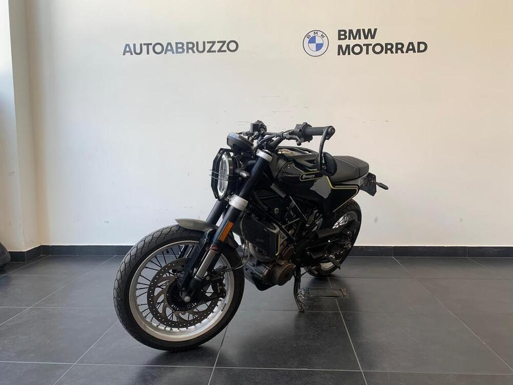 Husqvarna Svartpilen 401 (2018 - 19) (3)