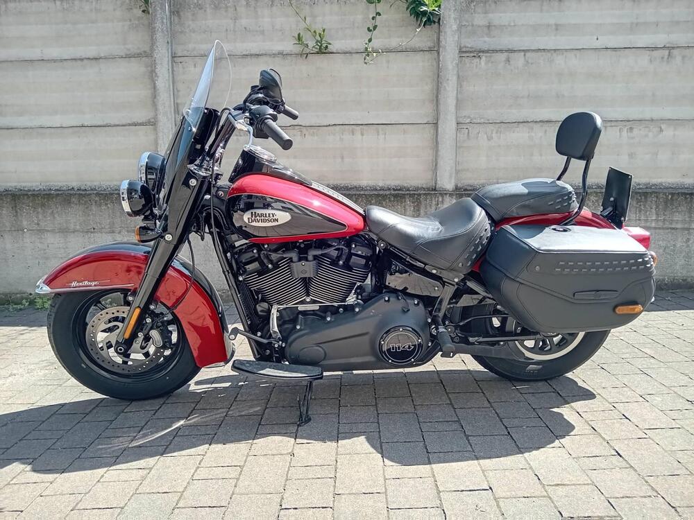 Harley-Davidson 114 Heritage Classic (2018 - 20) - FLHCS (2)