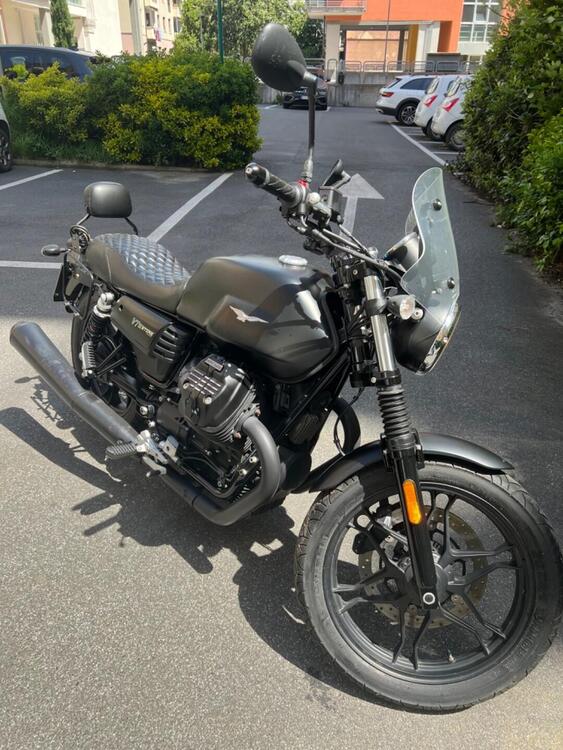 Moto Guzzi V7 III Stone (2017 - 20) (5)