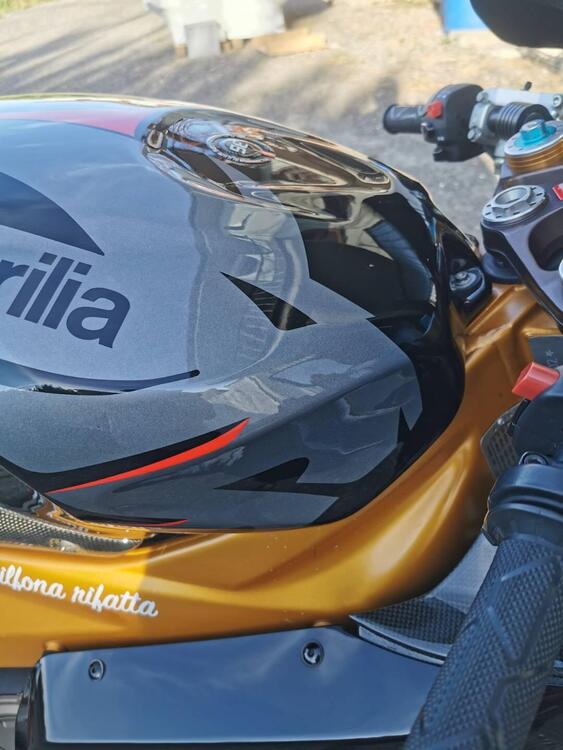 Aprilia RSV 1000 R Factory (2006 - 09) (2)