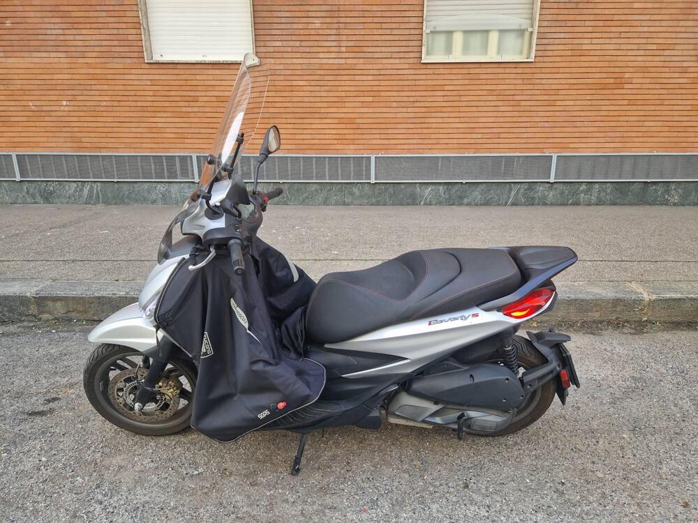 Piaggio Beverly 300 S ABS-ASR (2021 - 24) (2)