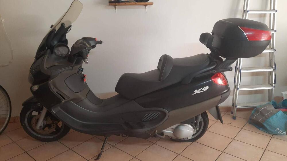 Piaggio X9 250 Evolution (4)