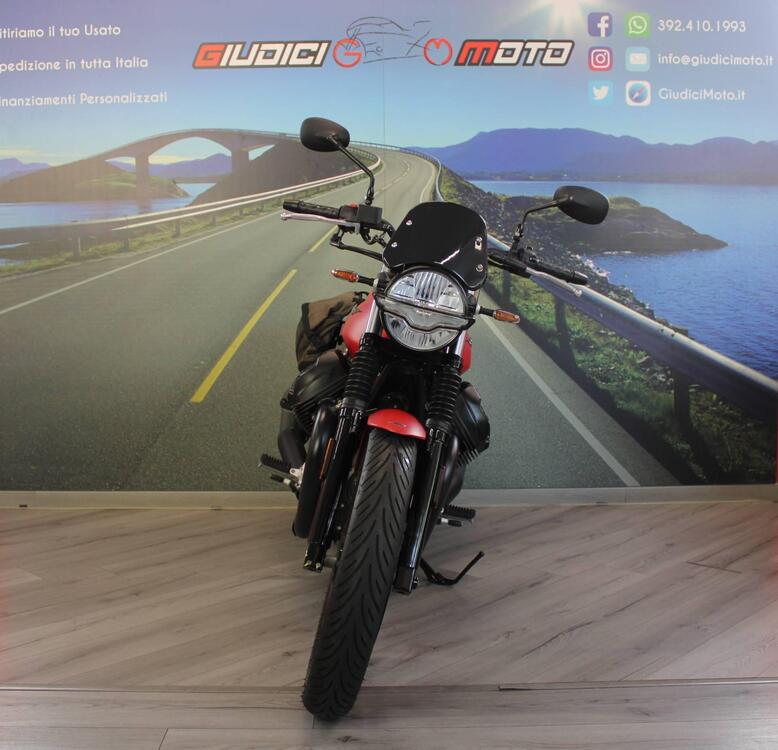 Moto Guzzi V7 Stone (2021 - 24) (2)