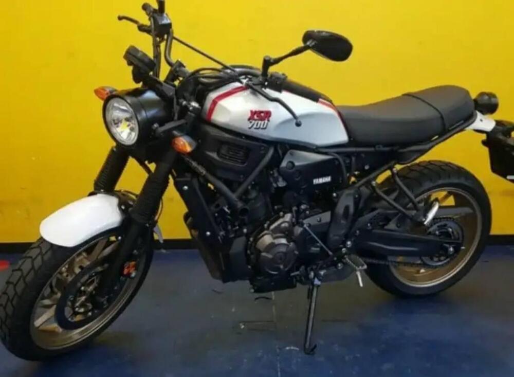 Yamaha XSR 700 XTribute (2021) (2)