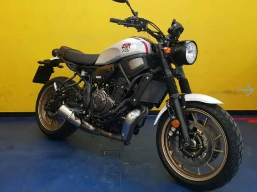 Yamaha XSR 700 XTribute (2021) (4)