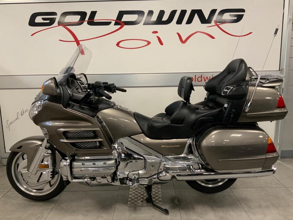 Honda GL 1800 Gold Wing (2000 - 05) (3)