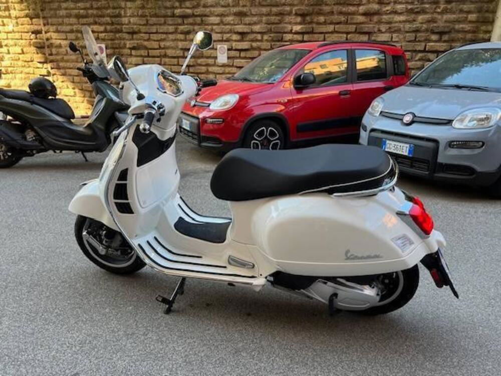 Vespa GTS 300 Super (2023 - 24) (4)