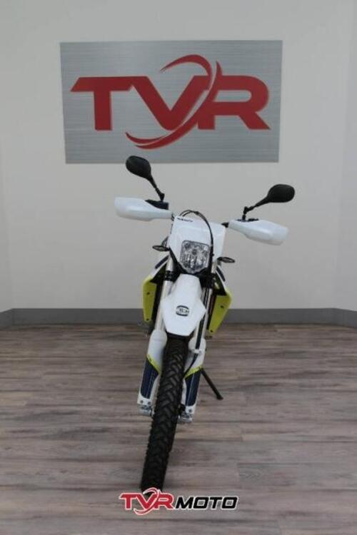 Husqvarna 701 Enduro (2017 - 19) (4)