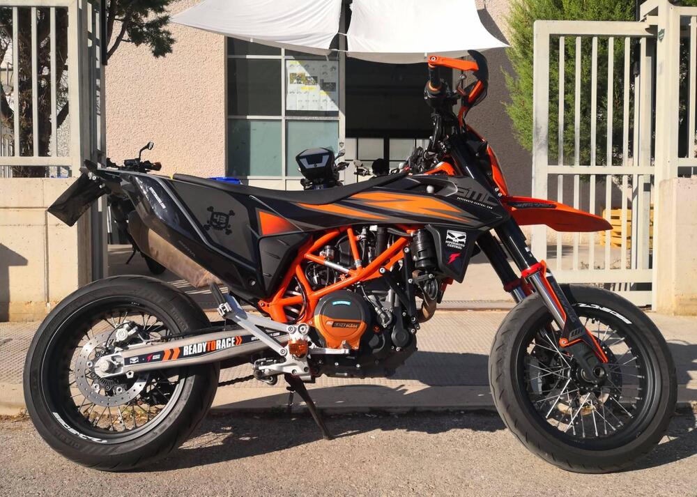 KTM 690 SMC R (2021-22) (4)