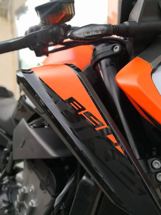 KTM 890 Duke L (2021) (5)