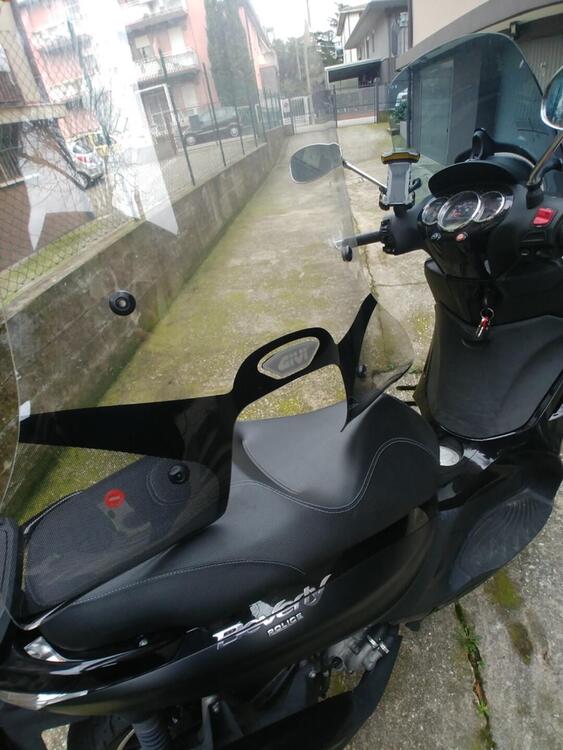 Piaggio Beverly 300 i.e. Police ABS-ASR (2017 - 20) (4)