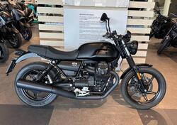 Moto Guzzi V7 Stone (2021 - 24) usata